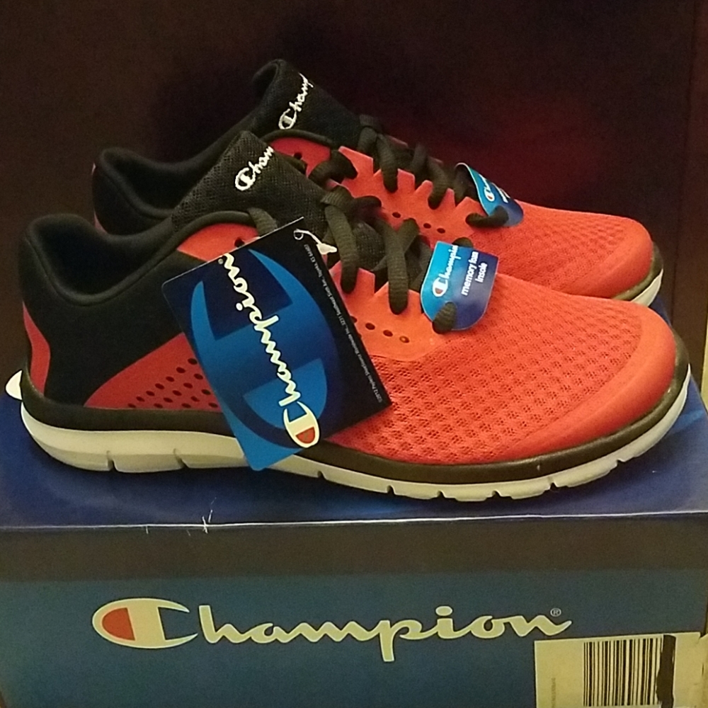 *NEW* Men's Red Champion Gusto XT L